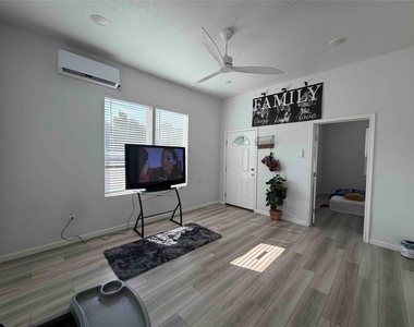 2400 Burkett Street - Photo Thumbnail 8