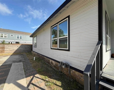 2400 Burkett Street - Photo Thumbnail 5