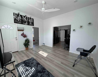 2400 Burkett Street - Photo Thumbnail 9