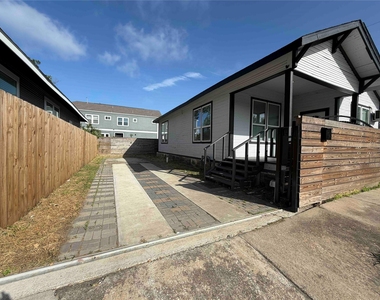 2400 Burkett Street - Photo Thumbnail 4