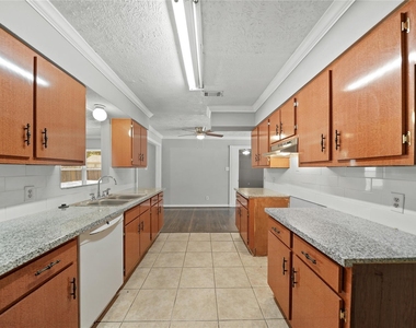 2835 Dragonwick Drive - Photo Thumbnail 9