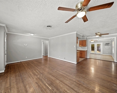 2835 Dragonwick Drive - Photo Thumbnail 5