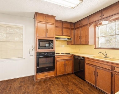 1407 Key Street - Photo Thumbnail 8