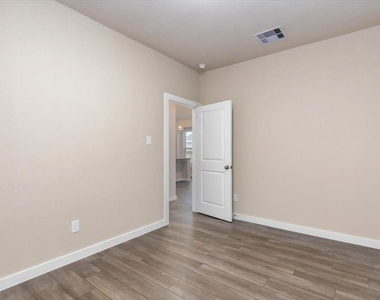 5063 Hazel Orchard Drive - Photo Thumbnail 16