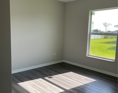 609 Nw 25th Street - Photo Thumbnail 6