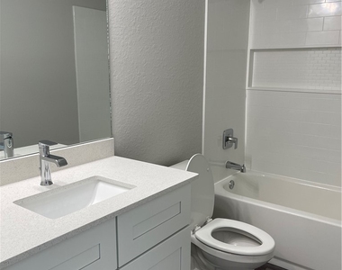 609 Nw 25th Street - Photo Thumbnail 7