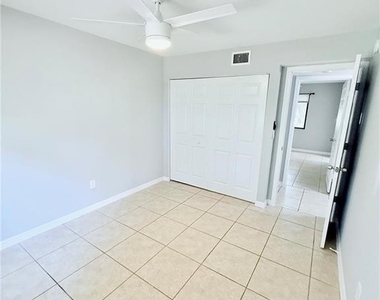 1420 Green Valley Circle - Photo Thumbnail 7