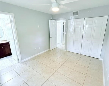 1420 Green Valley Circle - Photo Thumbnail 6