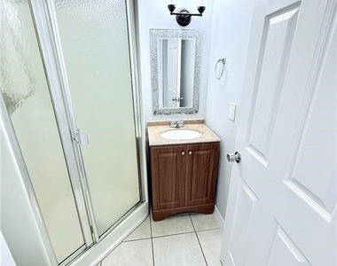 1420 Green Valley Circle - Photo Thumbnail 4