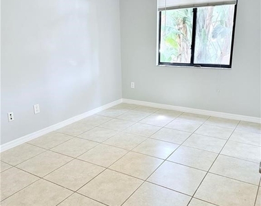 1420 Green Valley Circle - Photo Thumbnail 8