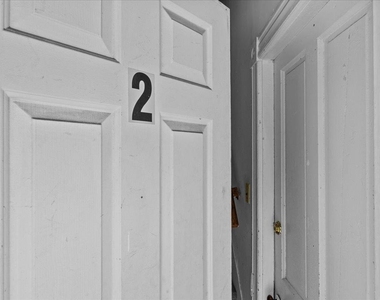 21 Hyde - Photo Thumbnail 4