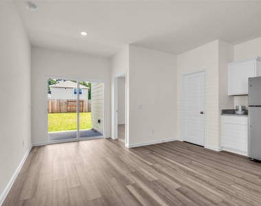 18669 Shauna Danielle Drive - Photo Thumbnail 5