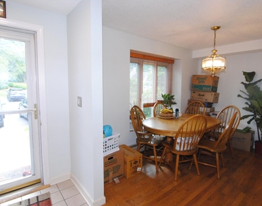 7 Meadowview - Photo Thumbnail 1