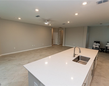 15908 Green Acres Avenue - Photo Thumbnail 4