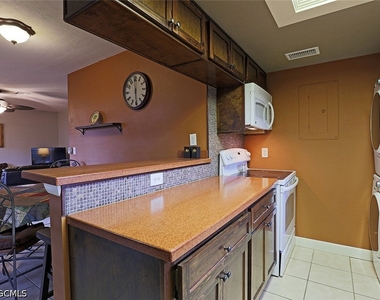 5804 Newfoundland Circle - Photo Thumbnail 14