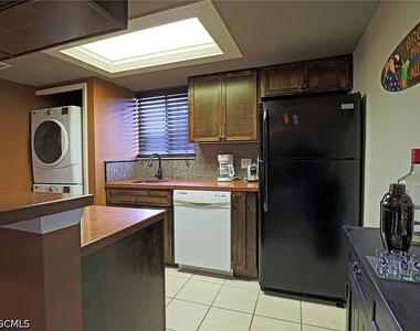 5804 Newfoundland Circle - Photo Thumbnail 12