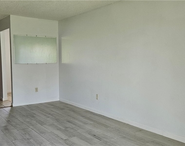 6777 Winkler Road - Photo Thumbnail 7