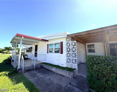 139 Gaslight Avenue - Photo Thumbnail 3