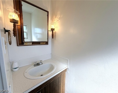 139 Gaslight Avenue - Photo Thumbnail 17