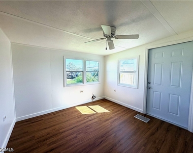 139 Gaslight Avenue - Photo Thumbnail 9
