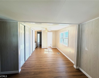 139 Gaslight Avenue - Photo Thumbnail 16