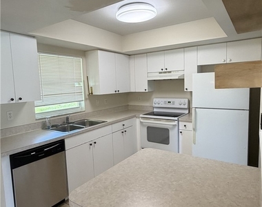 414 Se 13th Street - Photo Thumbnail 5