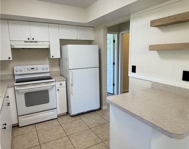 414 Se 13th Street - Photo Thumbnail 6