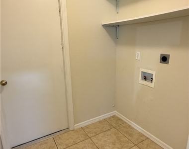 414 Se 13th Street - Photo Thumbnail 22