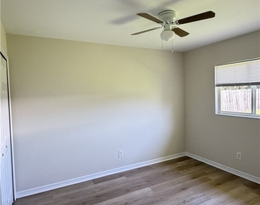 414 Se 13th Street - Photo Thumbnail 8