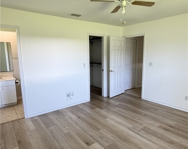 414 Se 13th Street - Photo Thumbnail 17