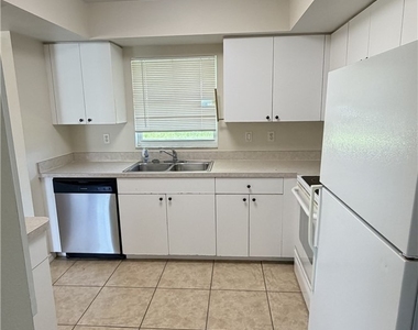 414 Se 13th Street - Photo Thumbnail 7