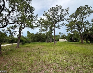 990 Riviera Avenue - Photo Thumbnail 5