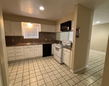 3416 Avenue P - Photo Thumbnail 4