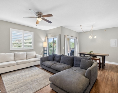 6481 Aragon Way - Photo Thumbnail 3