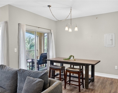 6481 Aragon Way - Photo Thumbnail 6