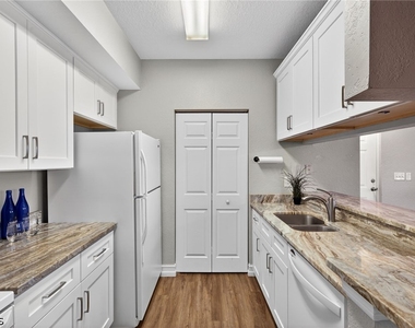 6481 Aragon Way - Photo Thumbnail 8