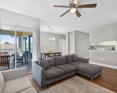 6481 Aragon Way - Photo Thumbnail 4