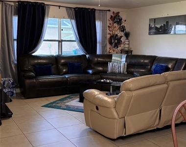 4602 28th Street Sw - Photo Thumbnail 2
