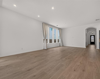 5802 N Reef Ridge Drive - Photo Thumbnail 6