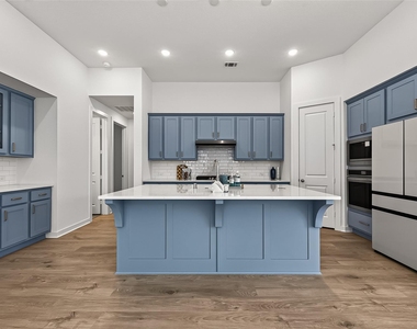 5802 N Reef Ridge Drive - Photo Thumbnail 10