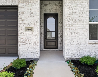 5802 N Reef Ridge Drive - Photo Thumbnail 49