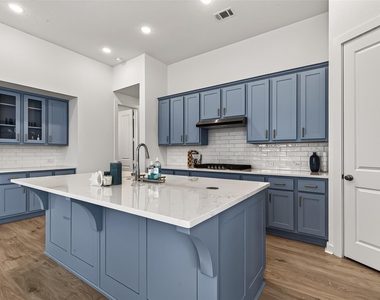 5802 N Reef Ridge Drive - Photo Thumbnail 18