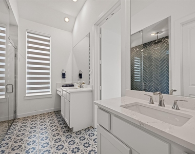 5802 N Reef Ridge Drive - Photo Thumbnail 44