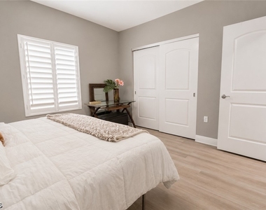 2080 W 1st Street - Photo Thumbnail 11