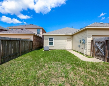 8114 Malago Point Drive - Photo Thumbnail 19