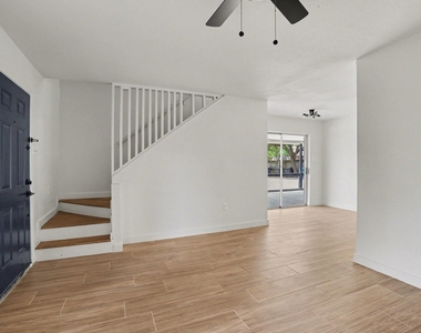 2119 Barr Street - Photo Thumbnail 2