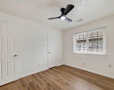 7403 Oak Walk Drive - Photo Thumbnail 21