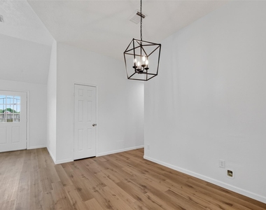 7403 Oak Walk Drive - Photo Thumbnail 11