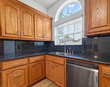 7403 Oak Walk Drive - Photo Thumbnail 19