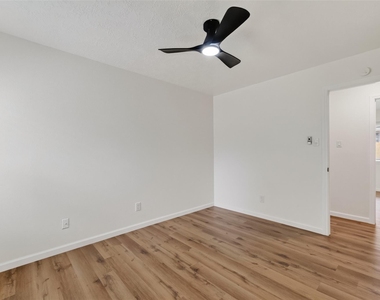 7403 Oak Walk Drive - Photo Thumbnail 27